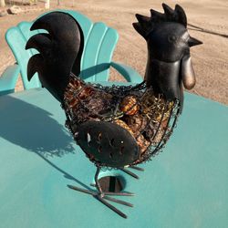 Metal Rooster w/Potpourri Like Belly