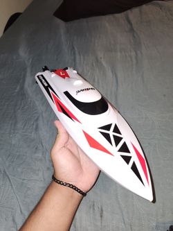 Voyager RC Boat