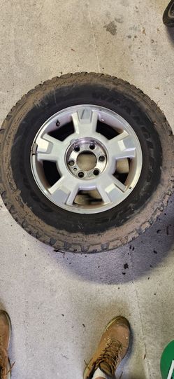 17in Rims (4 total, 1 is spare) & 3 center caps(tires no good) Ford 6 lug