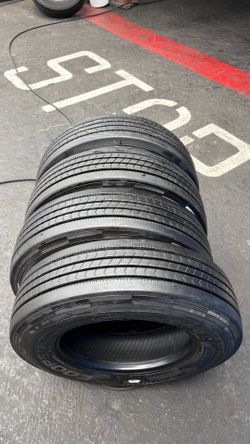 Set of 4 tire 215/75/17.5