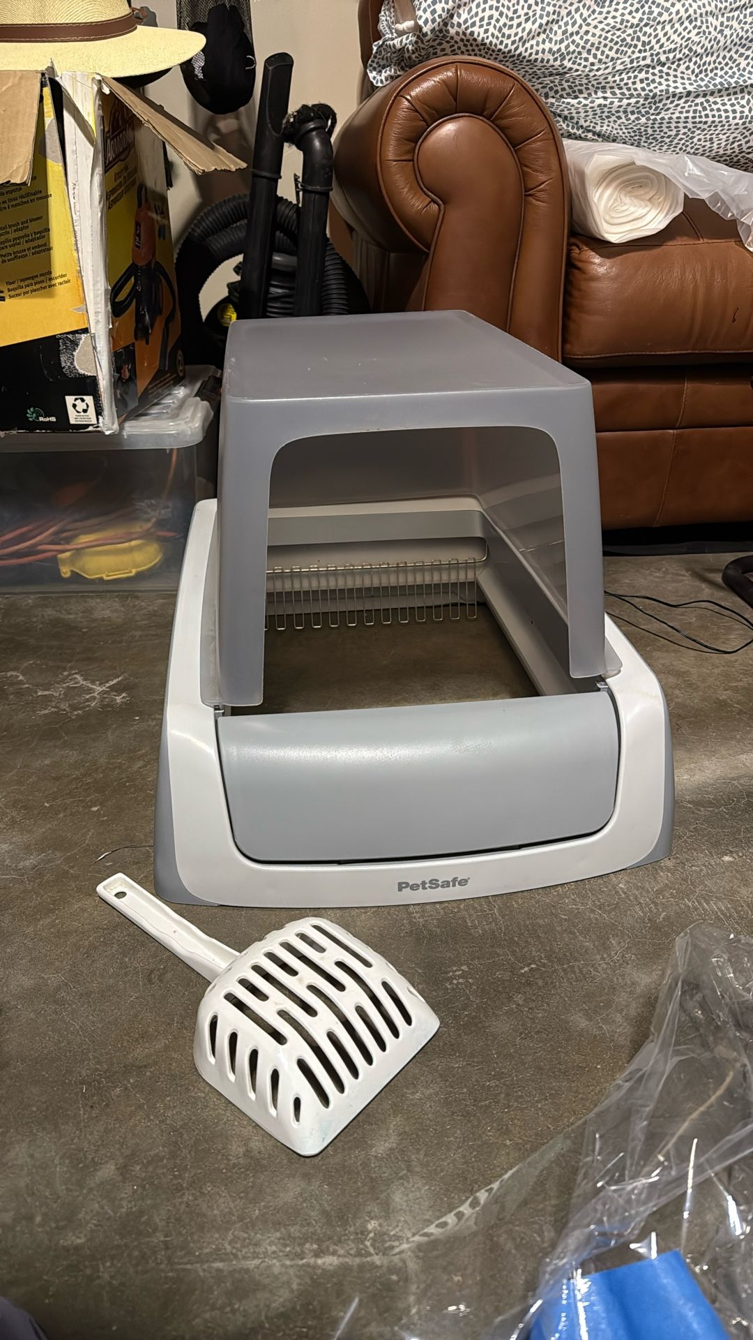 Pet safe automatic cleaner litter box
