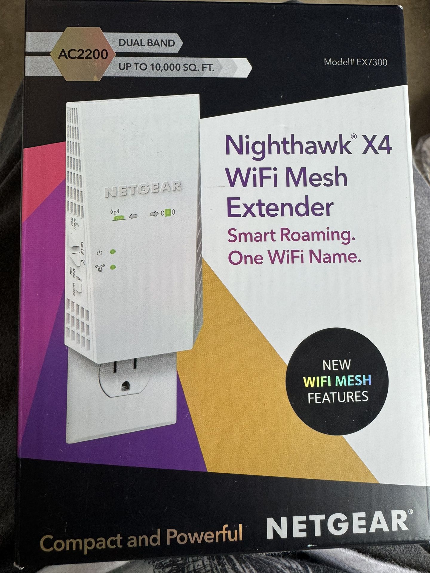 NETGEAR - Nighthawk AC2200 WiFi Mesh Range Extender and Signal Booster, Wall-plug, 2.2Gbps (EX7300)