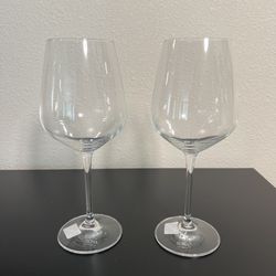 Crate and Barrel New Nattie Red Wine Glass