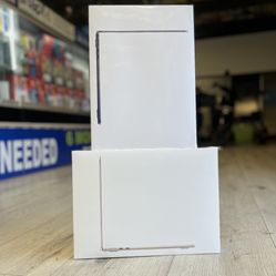 MacBook Air M2 Chip (15 inch & 13 inch Available)