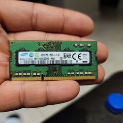 SAMSUNG 4GB DDR3 / DDR3L 1600MHz SODIMM PC3L-12800 Notebook Laptop