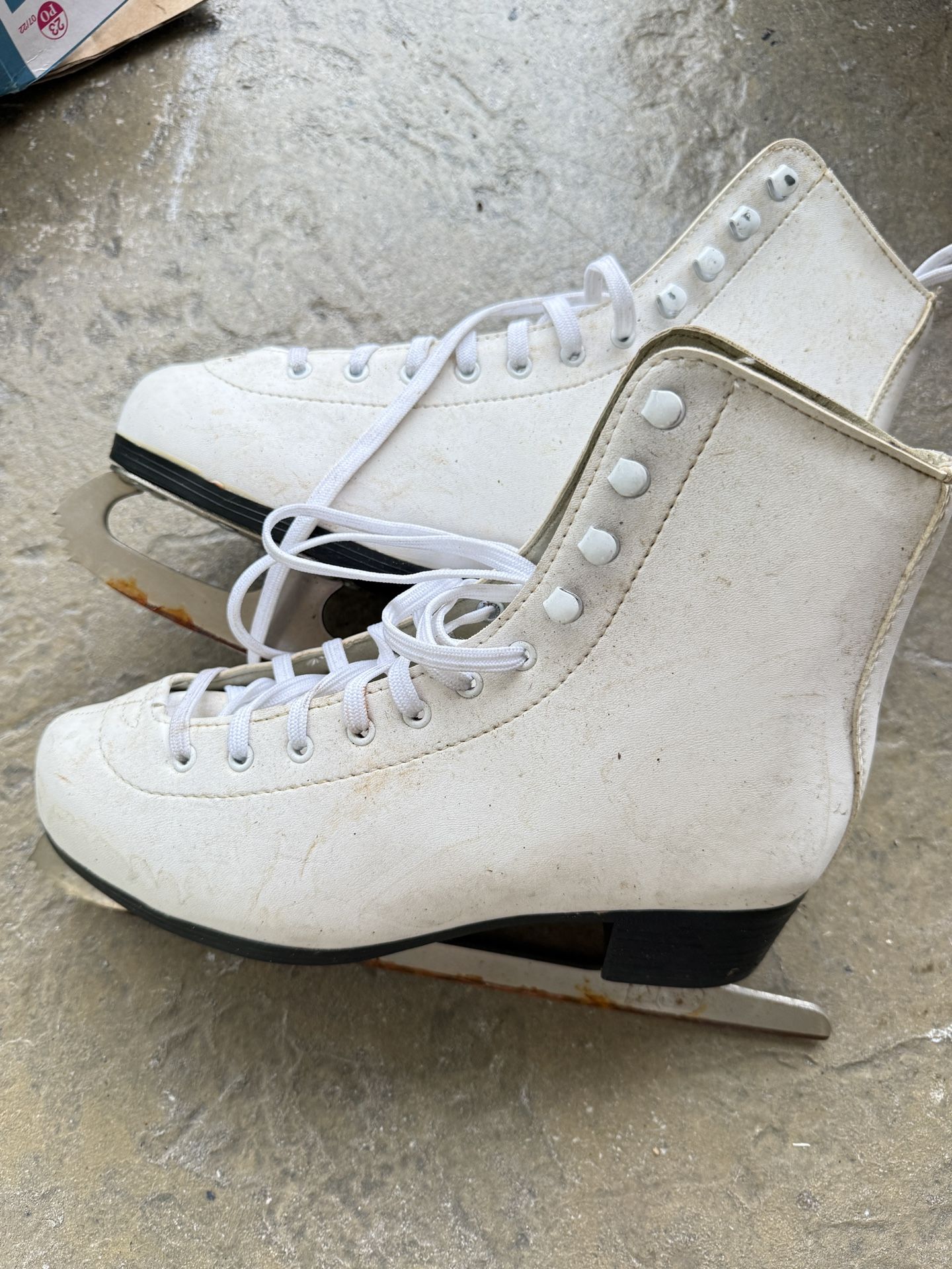 Size 9.5 Ice Skates