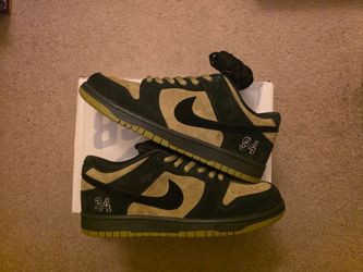 Dunk Low SB Supreme Green Yellow Size 11 mens