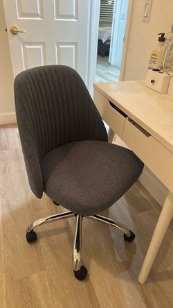Swivel Chair – Suitable for Office Desk or Vanity Table