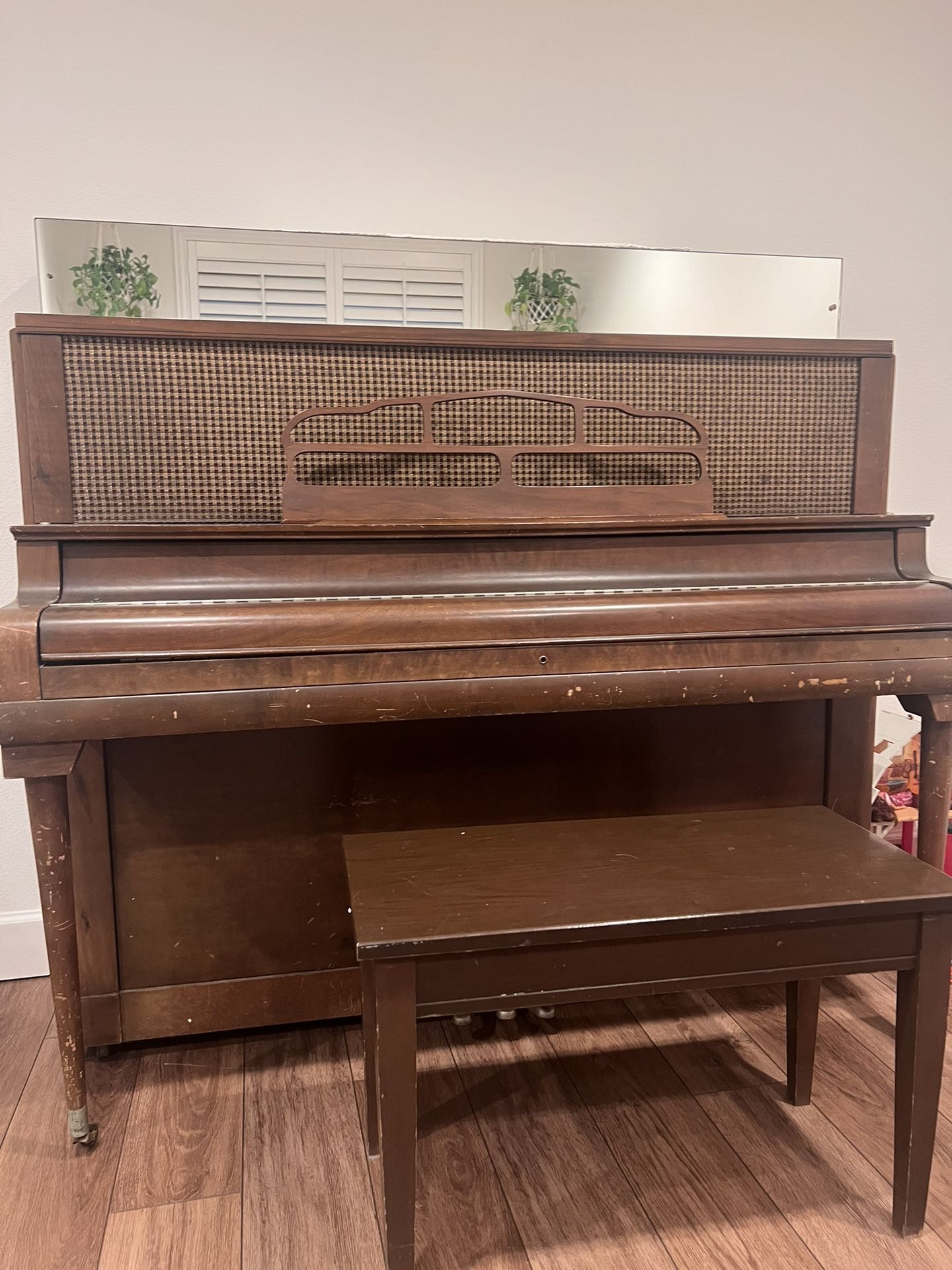 Conrad Piano