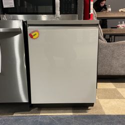 Samsung Panel Ready Dishwasher In White‼️‼️