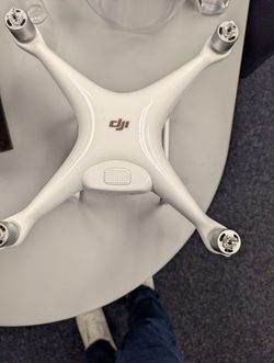 2 DJI Phantom 4