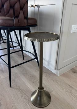 Brass pedestal/ plant stand