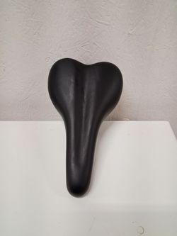 Bike seat adult like new pickup 3-8:30 pm rainbow/charleston cash only read description