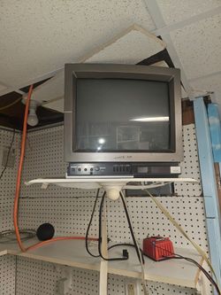 Sharp 14 in tv w swivel wall mount
