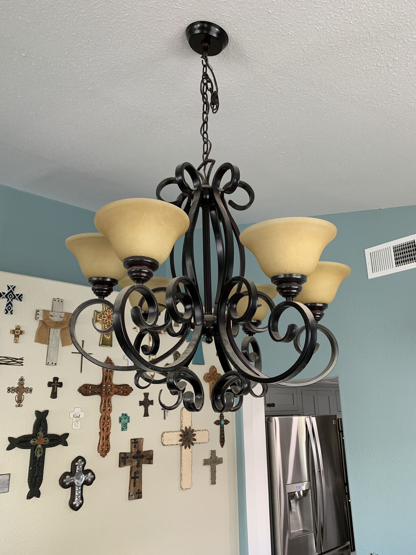 Chandelier/ great condition