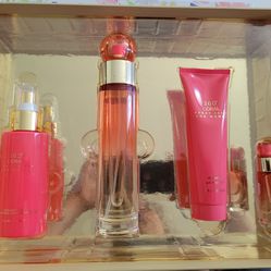 Women's Perry Ellis 360 Coral Perfume Gift Set