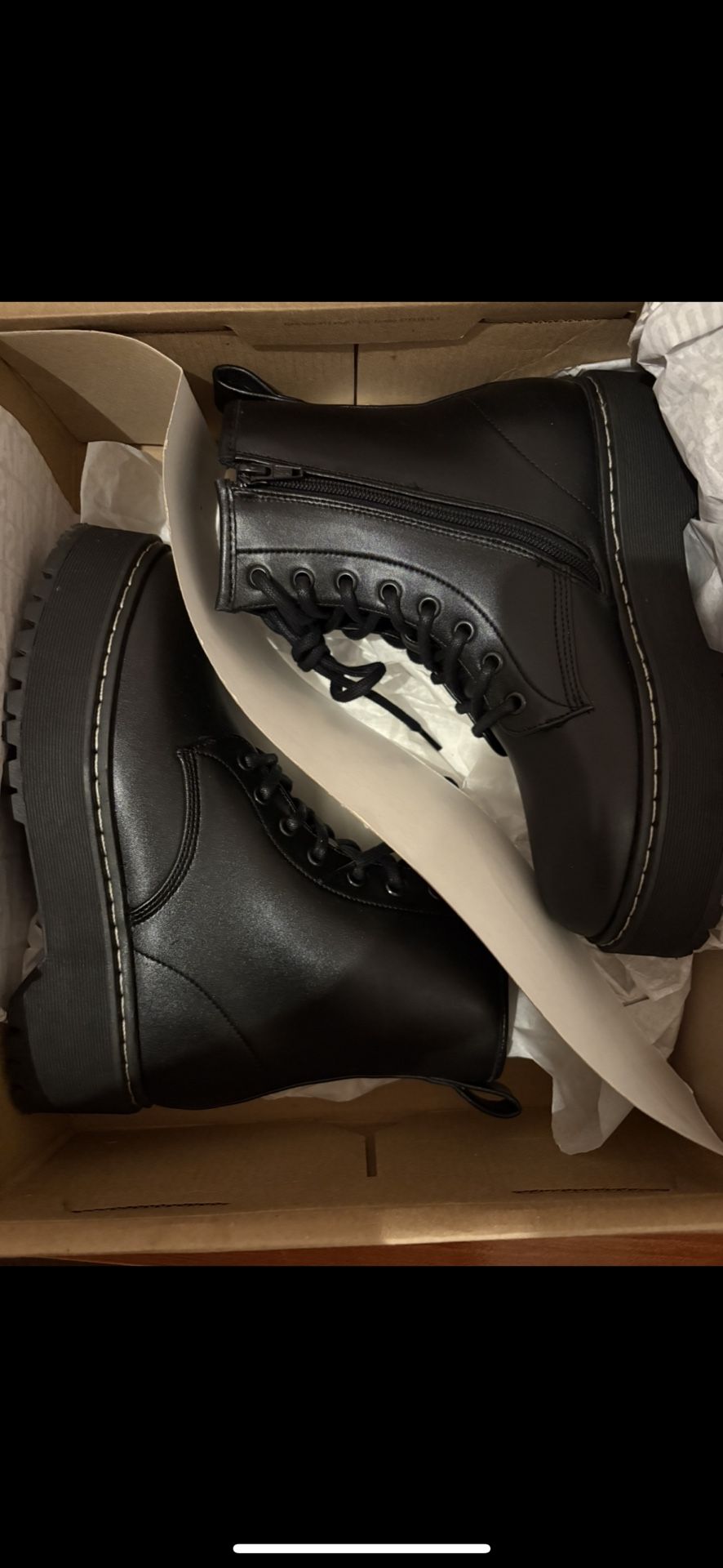 Steve Madden Bettyy Black Boots (Size 8)