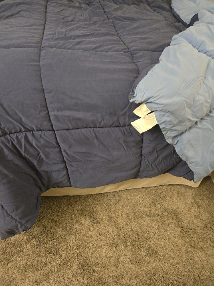 Full/Queen reversible blue comfy comforter only $15!