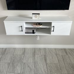 Floating shelf