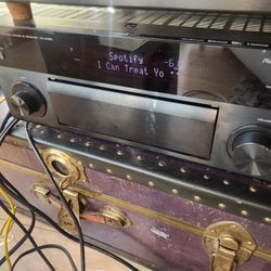 Yamahañ RX-A1060 Stereo Receiver - MusicCast, WiFi + Bluetooth