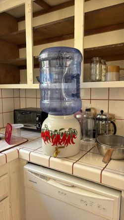 Vintage water dispenser/New gold spout