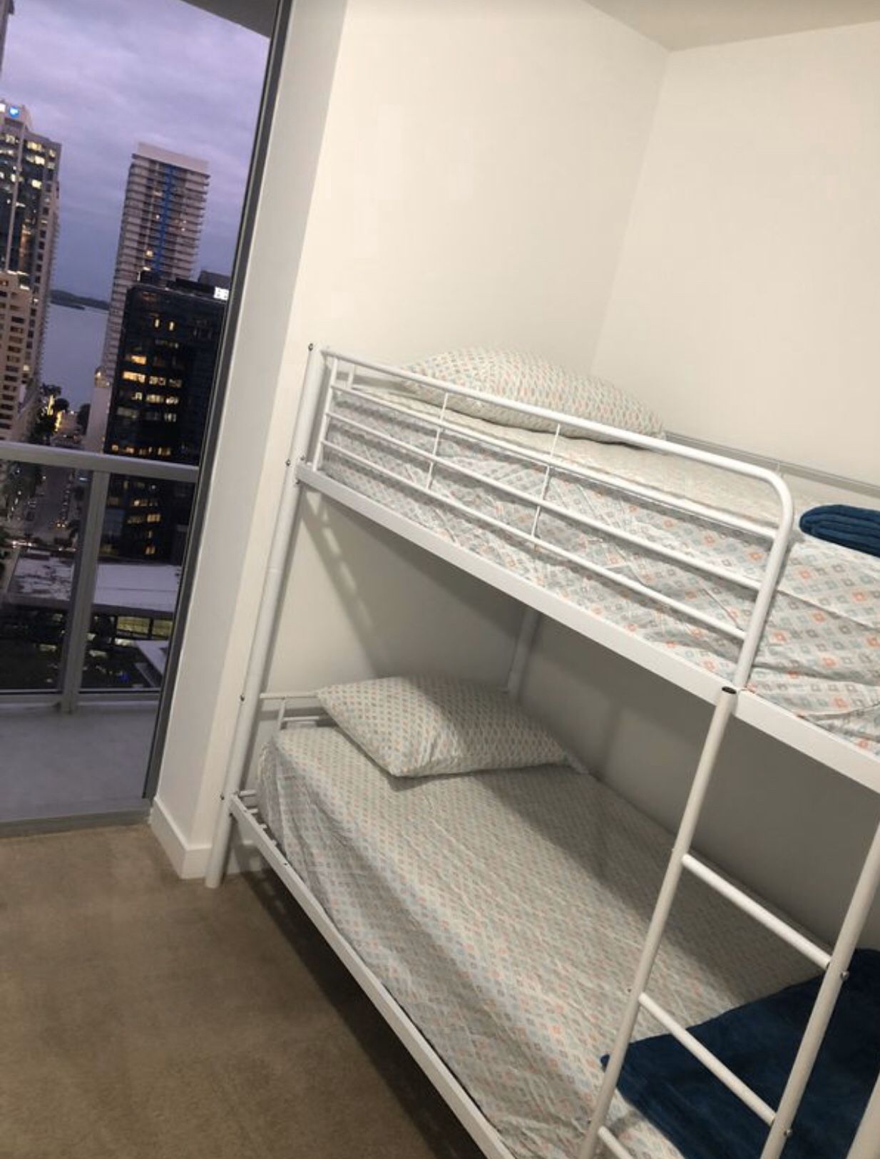 Bunk bed whit mattress whit deliver