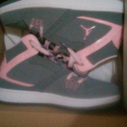 Girls Jordan's 1flight Size 5 Grey/Pink/White