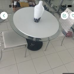 Dinning Set No Chairs 50$$