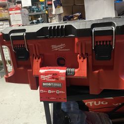 Milwaukee Packout Large Tool Box 