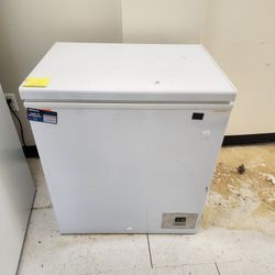 Kenmore 5 Cu. Ft. Chest Freezer - White, in good working condition.