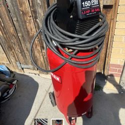 Craftsman Compressor. Almost New. Comes With Hoses