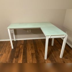 L-shape White Desk - Like New - Denton, TX