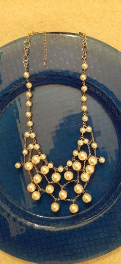 Elegant pearl necklace