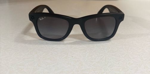Ray-Ban Meta Wayfarer Gen 2 Smart Glasses Polarized Like New