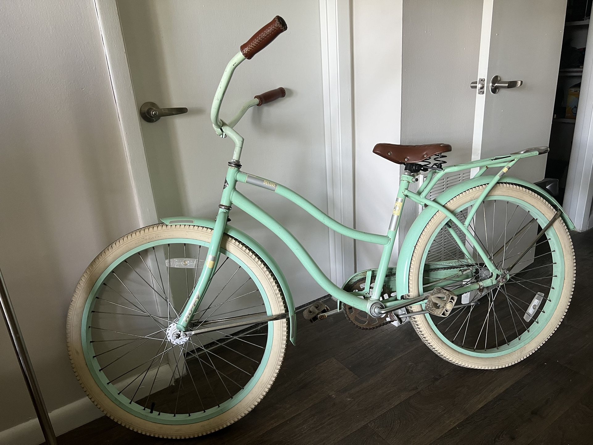 Vintage Huffy 26” Women’s Beach Cruiser Bike