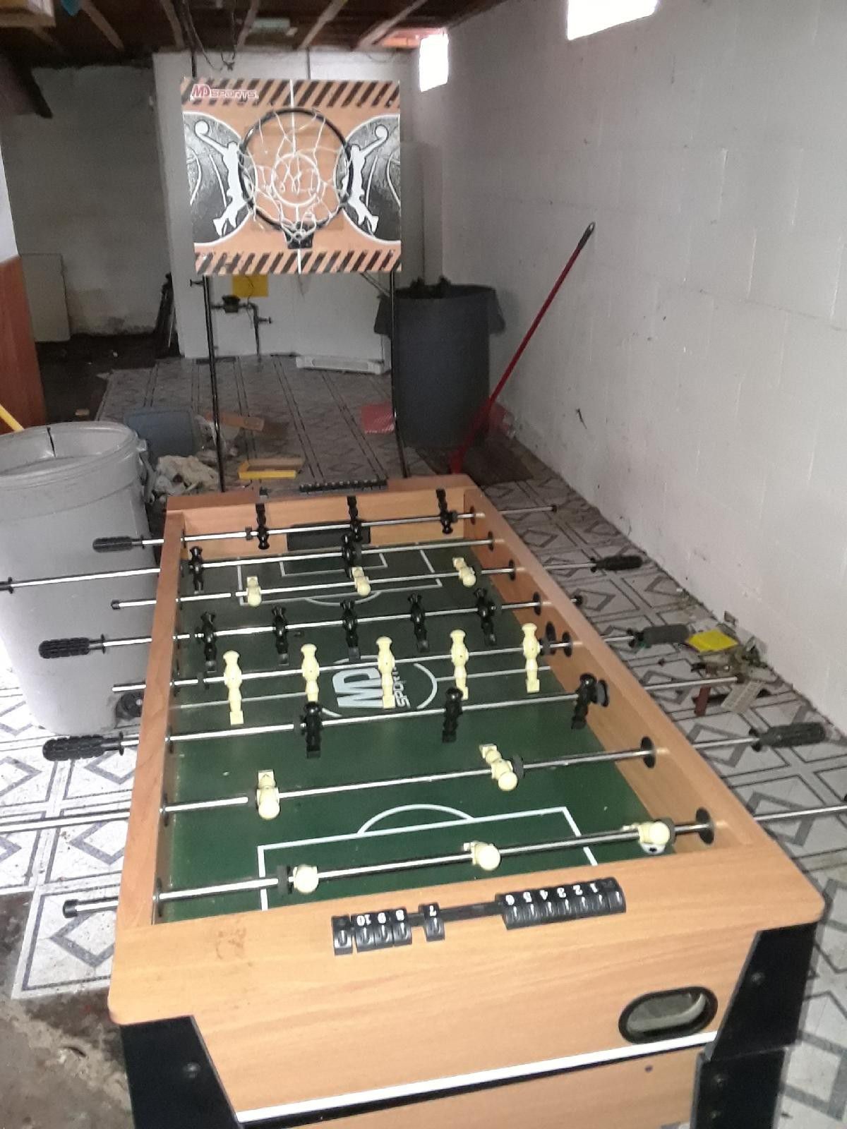 Foosball table/ Air hockey table