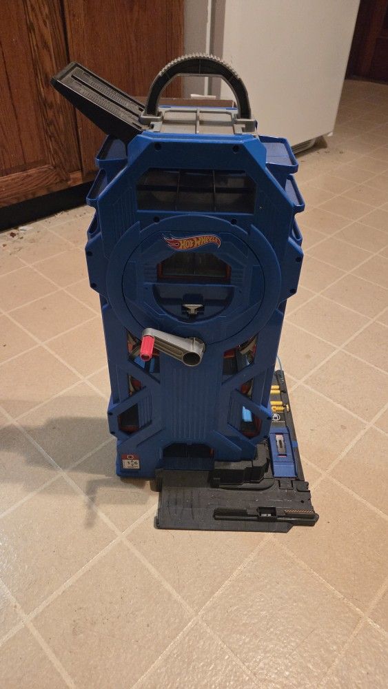 Hot Wheels Mega Garage Playset – Works, Missing Ramp