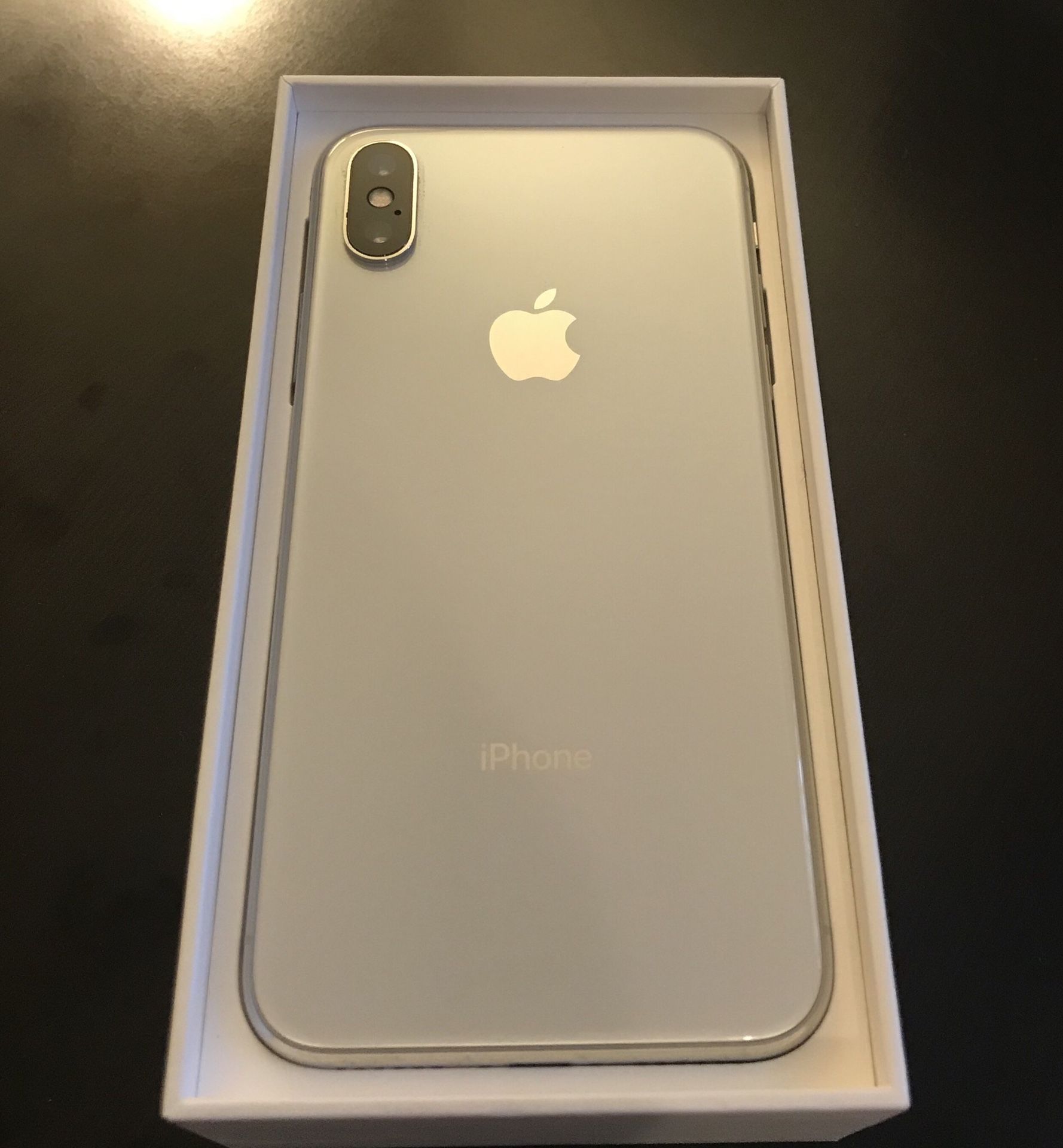 IPhone X 256 gb Unlocked LIKE NEW