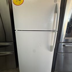 Daewoo Top Freezer Refrigerator 