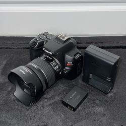 Canon EOS Rebel SL3 Digital SLR Camera + 18-55mm Lens Creator Kit – Like New