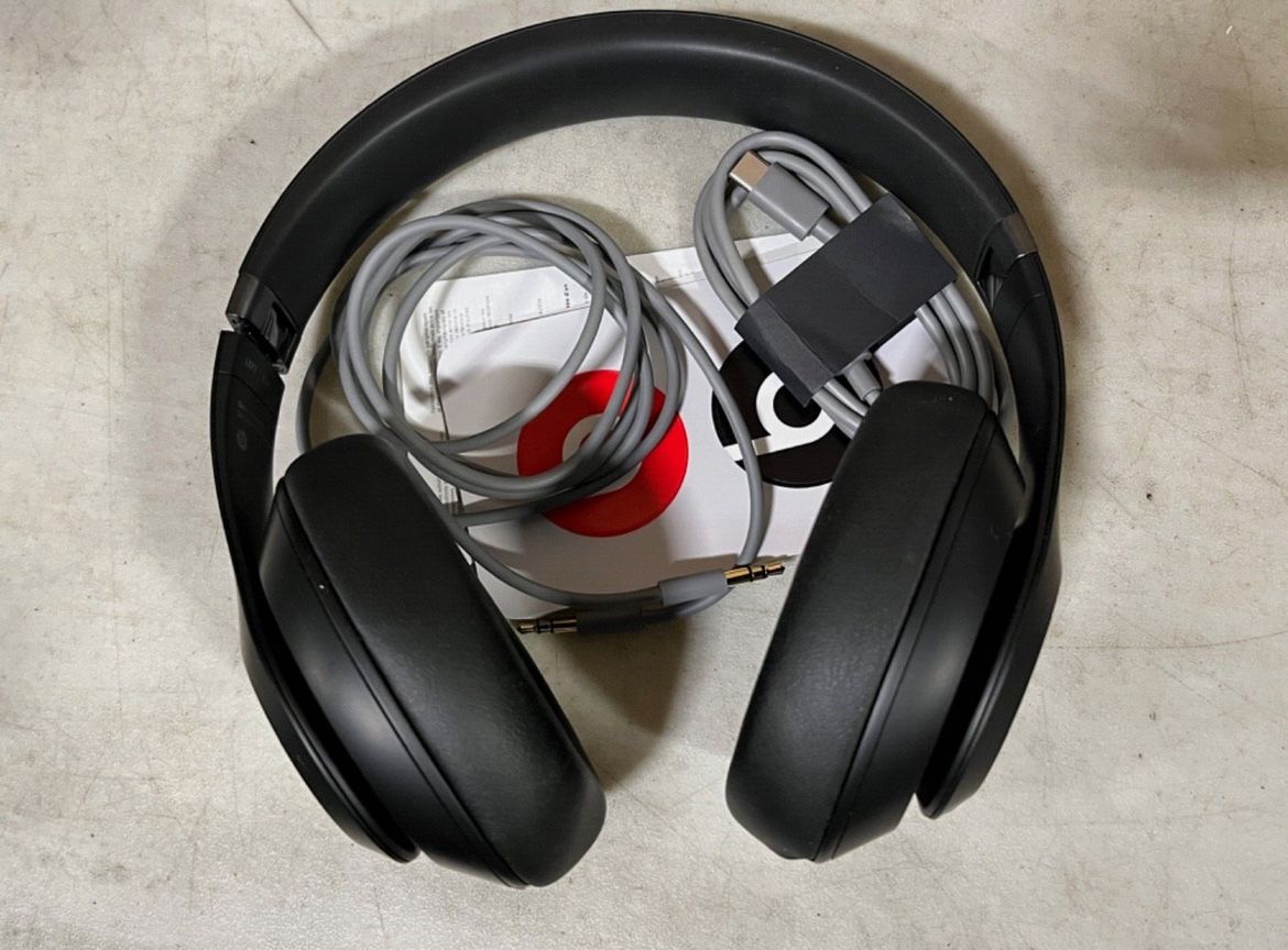 Beats by Dr. Dre Studio Pro Wireless Bluetooth Headphones - Black