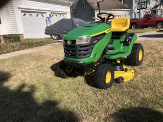 John Deere Riding Mower S100