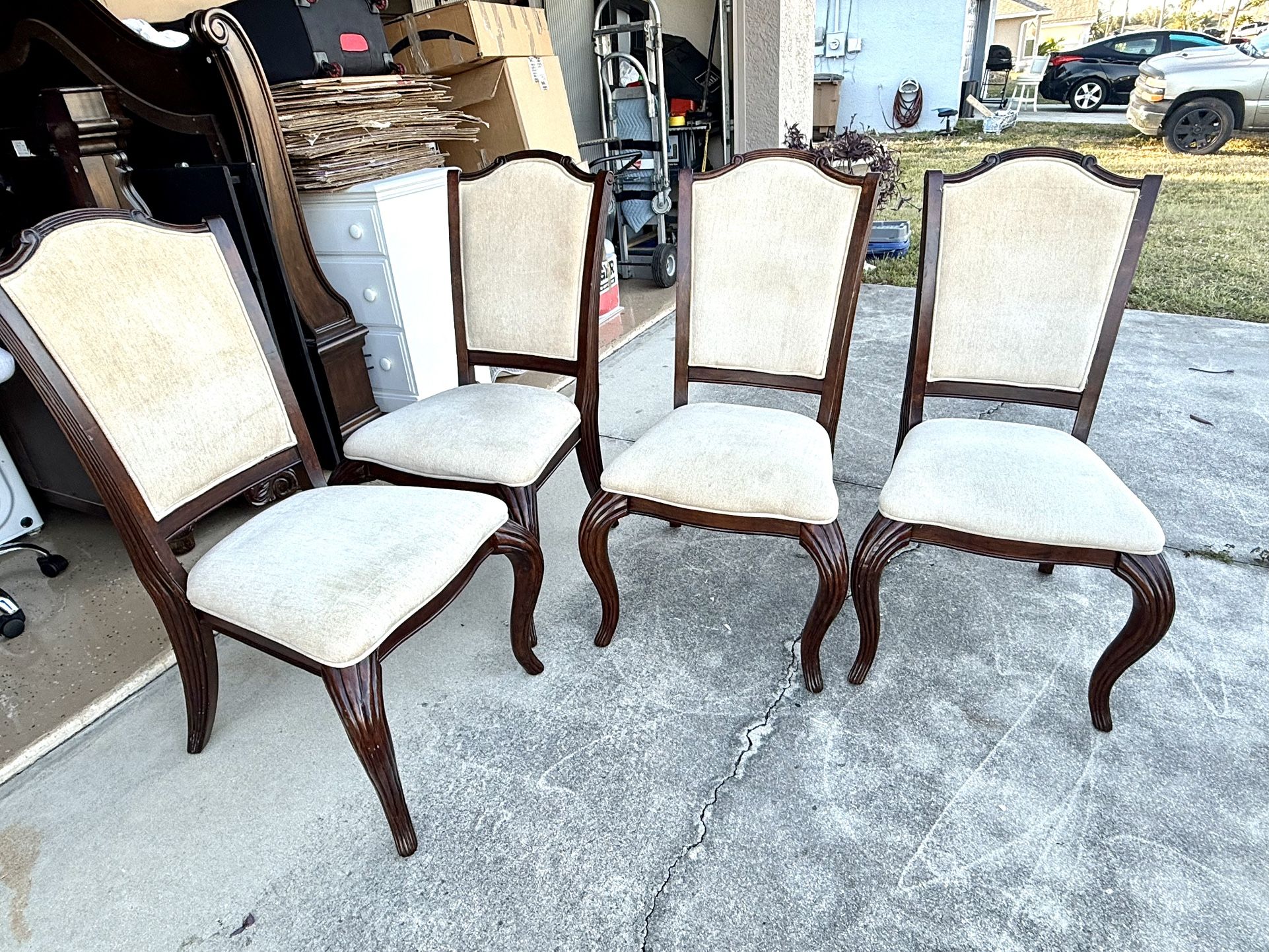 Big Expandable Dining Table And 6 Chairs 