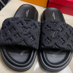 Stylish Women’s Slides