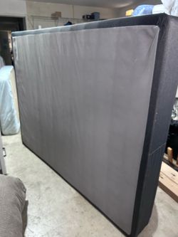 Queen box spring & twin frame