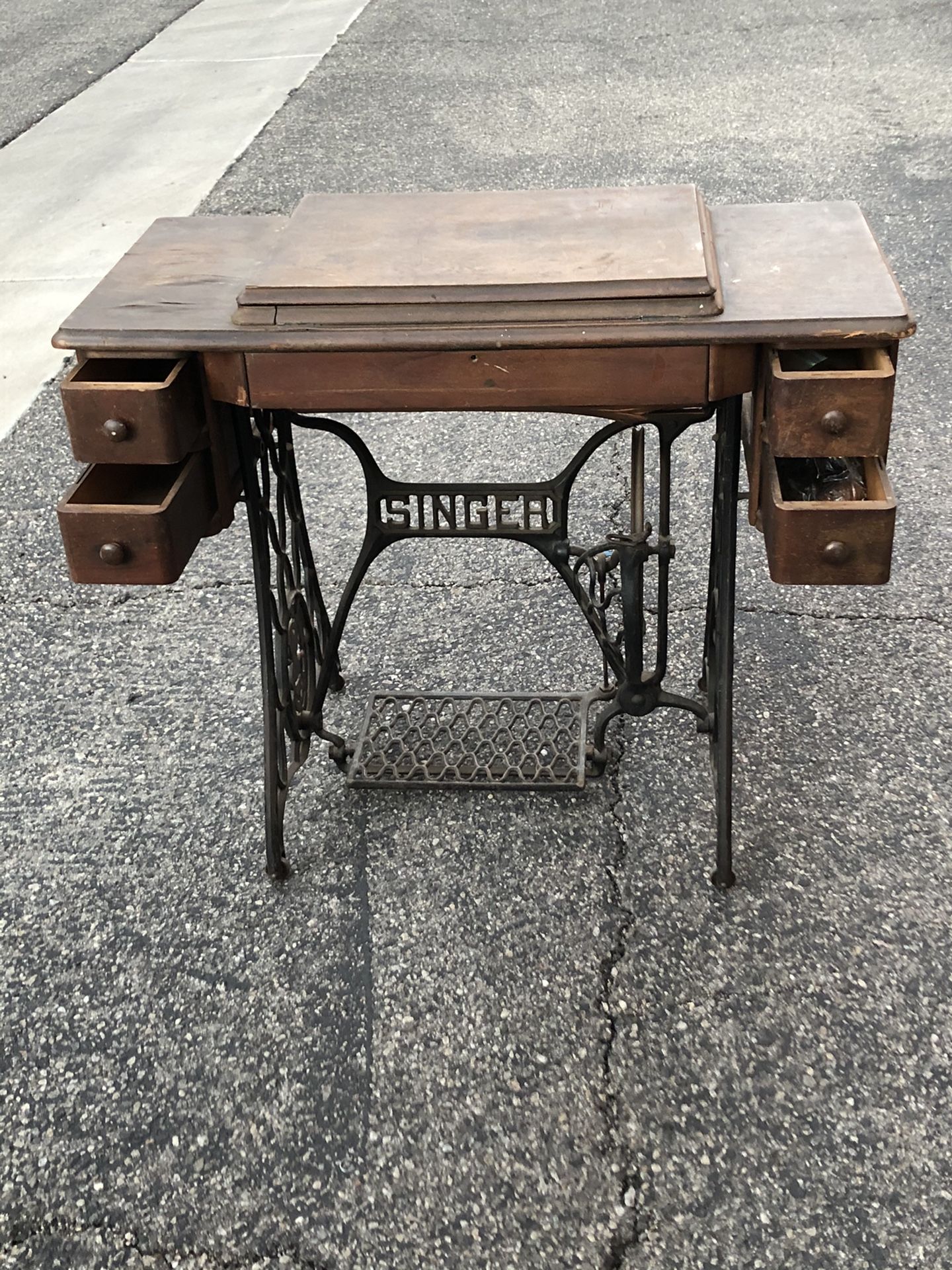 1920’s Singer Sewing machine RedEye 66 With Treadle Table for Sale in