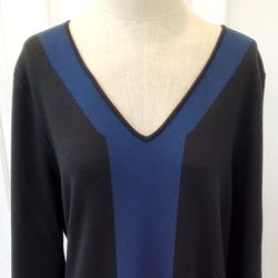 Dress//  MAX STUDIO// SZ XL  V- NECK SWEATER DRESS // VERTICAL SLIMMING STRIPE BLUE ON BLACK// NEW 