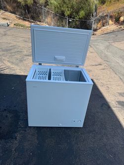 Freezer household deep chest garage ready with internal light (delivery available)