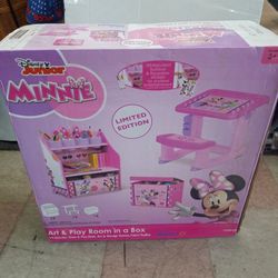 Minnie Mouse 3-Piece Art & Play Toddler Room-in-a-Box by Delta Children – Includes Draw & Play Desk, Art & Storage Station & Fabric Toy Box, Pink