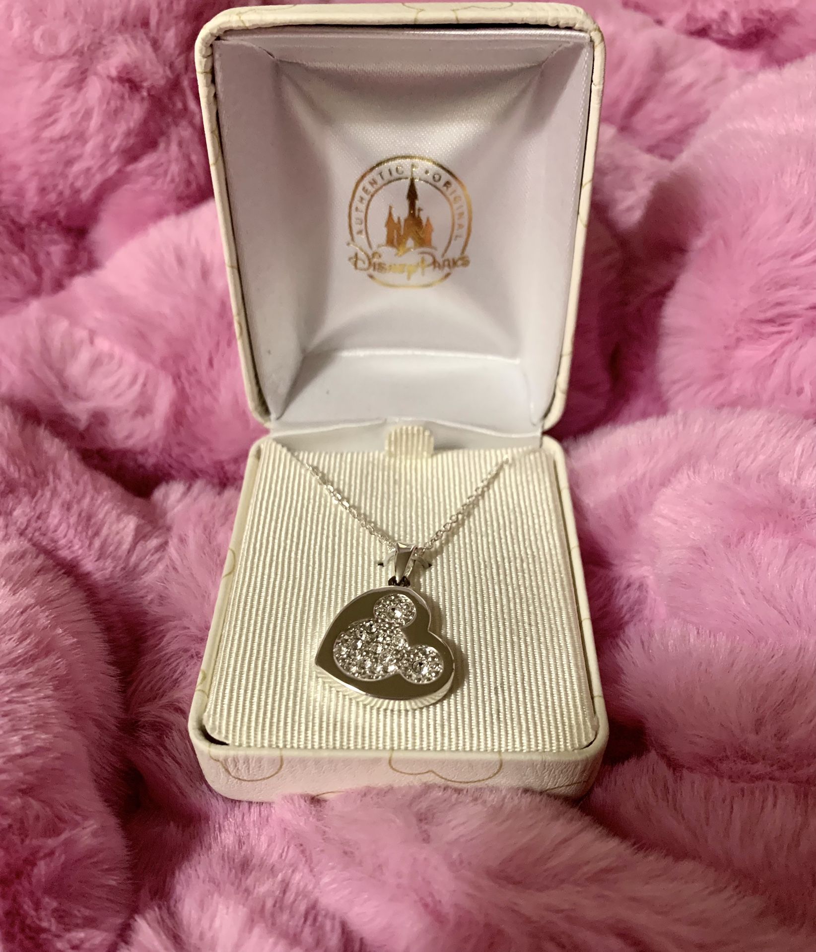 NEW-Disney Official Necklace✨